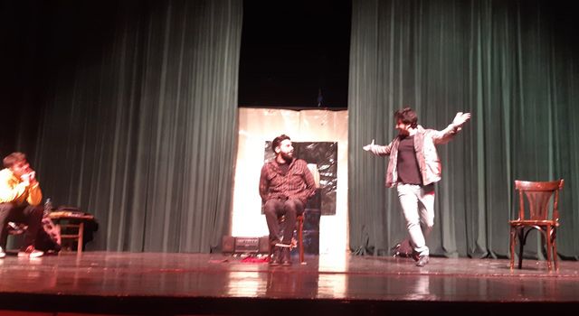 Osmaniye'de “Muhteris sükünet” oyunu beğeniyle izlendi