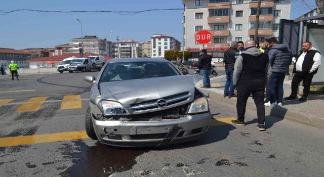 Otomobil ile oto kurtarıcı çarpıştı: 1 yaralı
