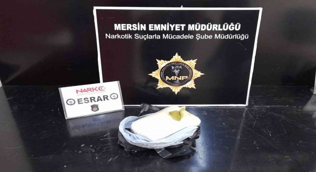 Otomobilin havalandırma ızgarasında 940 gram esrar ele geçirildi