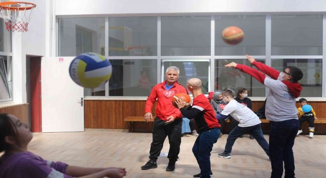 Özel günde anlamlı etkinlik