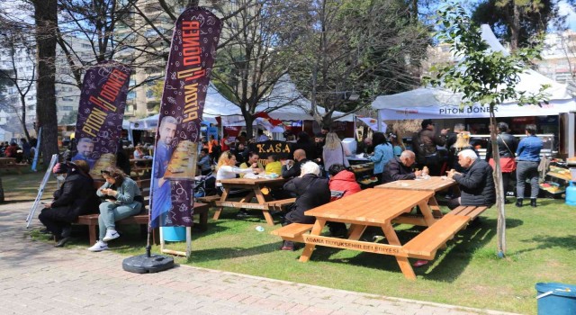 Piton Döner Portakal Çiçeği Karnavalına damga vurdu