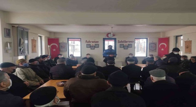 Polis ekipleri yaşlıları yalnız bırakmadı