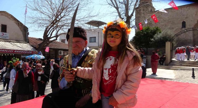 Portakal Çiçeği Karnavalı Kozanı coşturdu