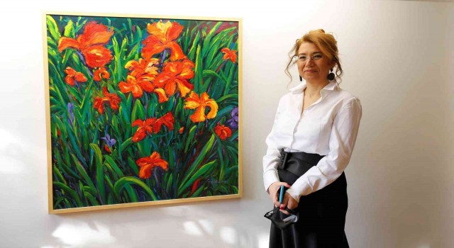 Prof. Dr. Canan Alkım yeni sergisi Arada sanatseverlerle buluştu