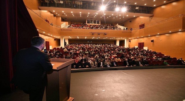 Pursaklar Belediyesi oyuncularından Pursaklara yakışır tiyatro gösterisi