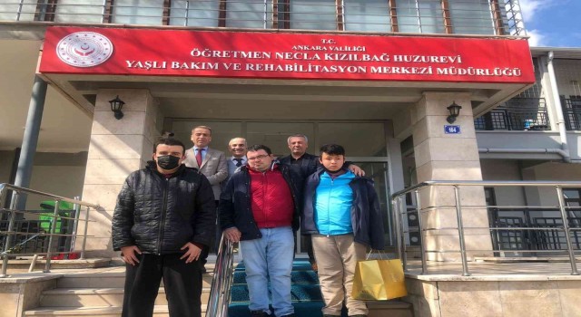 Pursaklarlı gençler büyüklerini unutmadı