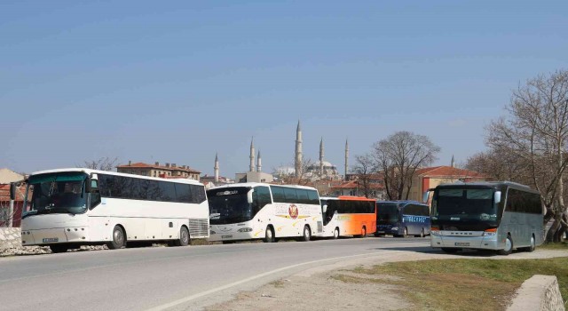 Ramazan alışverişini Edirnede yapan Bulgaristanlılar ülkelerine dönüşte yoğunluk oluşturdu