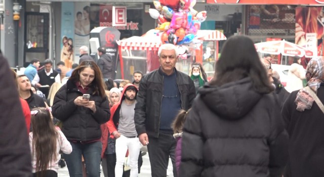 Ramazan öncesi şehrin simgesi Milli kuvvetler caddesinde yoğunluk