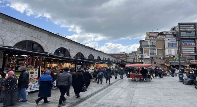 Ramazanın gözdesi hurmalar, tezgahlardaki yerini aldı