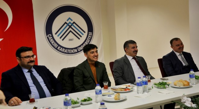 Rektör Çiftçiden ÇAKÜnün SKS personeline tebrik ziyareti