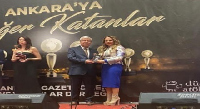 Rektör Karabuluta ödül
