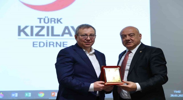 Rektör Tabakoğlu Kızılay Edirne Şubesi Genel Kuruluna katıldı