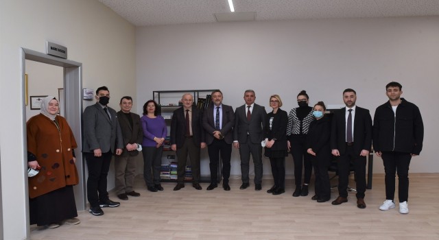 Rektör Ünal: “Kütüphanelere yönelik ilgi ve hevesin gün geçtikçe artmasını ümit ediyorum”