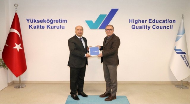 Rektör Uzundan YÖKAKa ziyaret