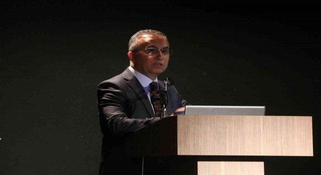 Rize Valisi Kemal Çeber: “Devlet Rizeye dünyanın en güzel havalimanını yapıyor”