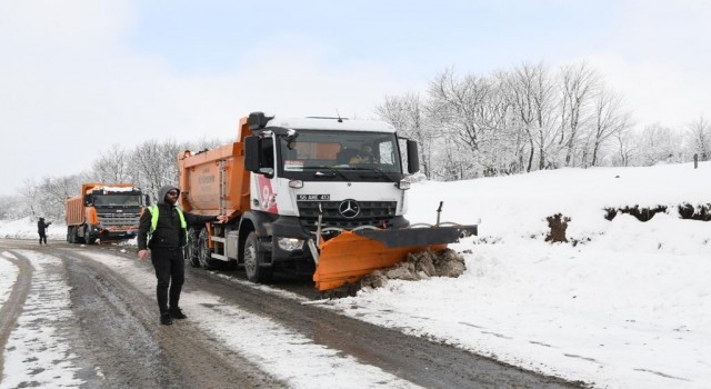 Samsunda karla kapanan binlerce kilometre yol açıldı