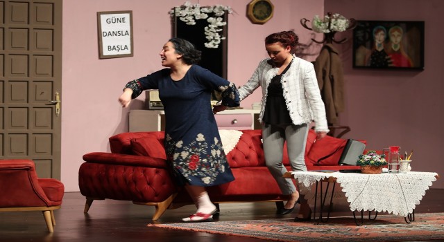 Sanatseverlerden oyuna büyük ilgi