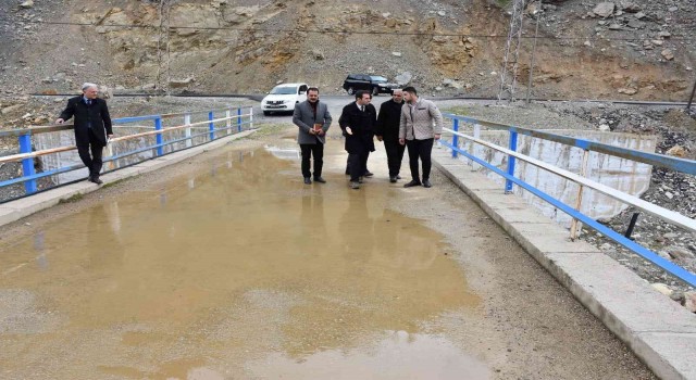 Sasonda bol yağışlı geçen kış mevsiminin ardından tahrip olan yol ve yapılar tespit edildi