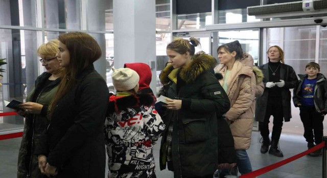 Savaştan kaçan Ukraynalı vatandaşların Türkiyeye gelişleri sürüyor