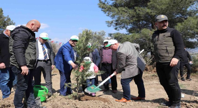 Şehit Yaşar Cinbaş Hatıra Ormanı Kırkağaçta törenle açıldı