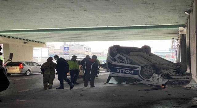 Şişlide polis aracı takla attı: 2 polis yaralı