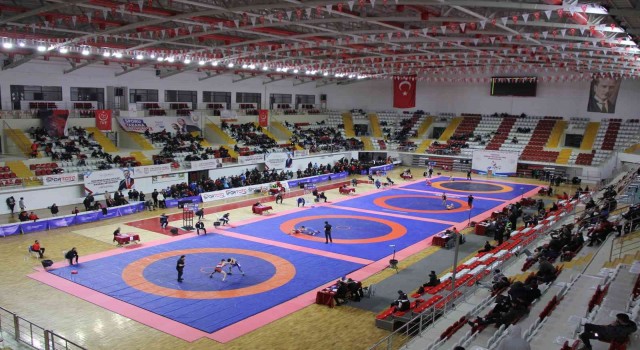 Sivasta güreş şampiyonası heyecanı