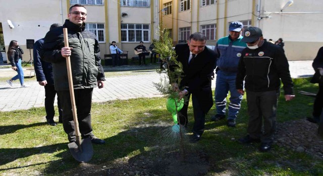 Sökede Orman Haftasında fidan dikim etkinliği