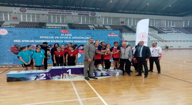 Spor salonu olmayan öğrencilerden Türkiye üçüncülüğü başarısı