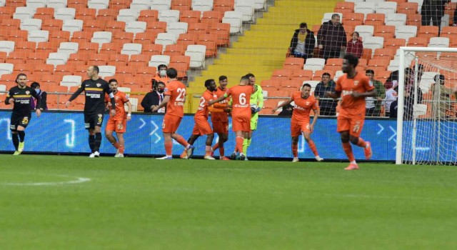 Spor Toto 1. Lig: Adanaspor: 0 - Eyüpspor: 0 (İlk yarı)