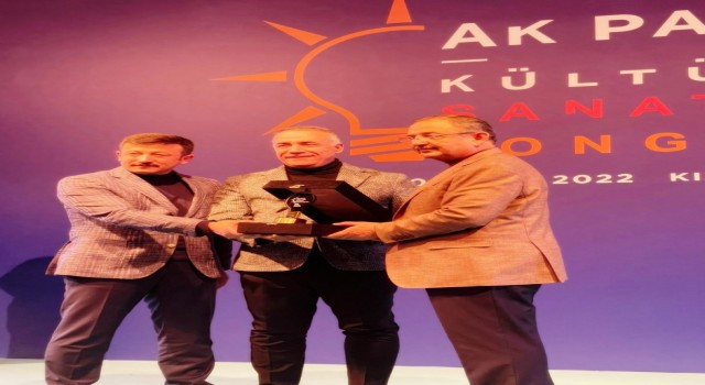 Sultangazi Belediyesi, Yılın En İyi Kültür ve Sanat Sezonu ödülünü aldı