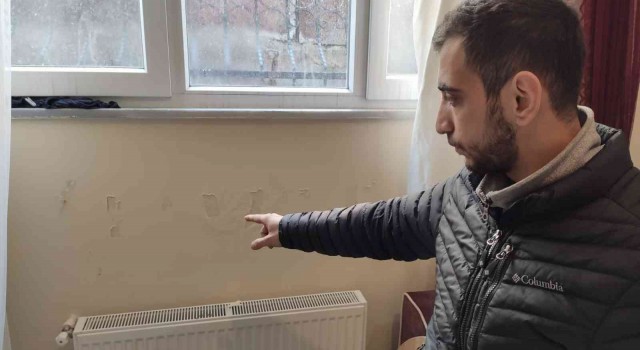 Sultangazide aldıkları daireyi su bastı, eşyalar kullanılamaz hale geldi