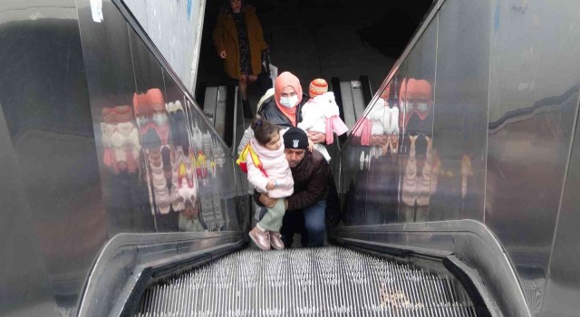 Taksim Metrosunda yürüyen merdiven çilesi