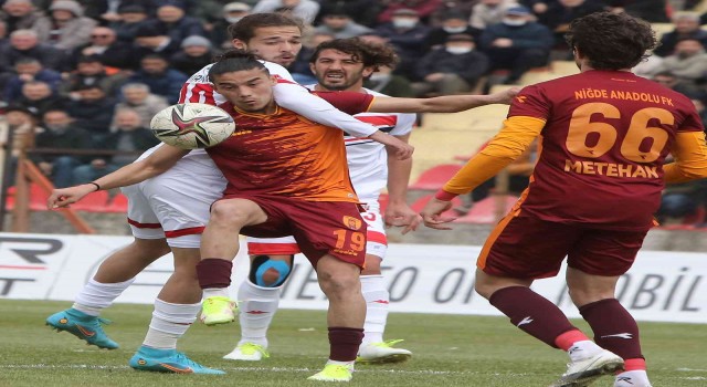 TFF 2. Lig: Turgutluspor: 1 - Niğde Anadolu FK: 3