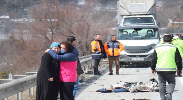 Tırın çarptığı çekici sürücüsü hayatını kaybetti