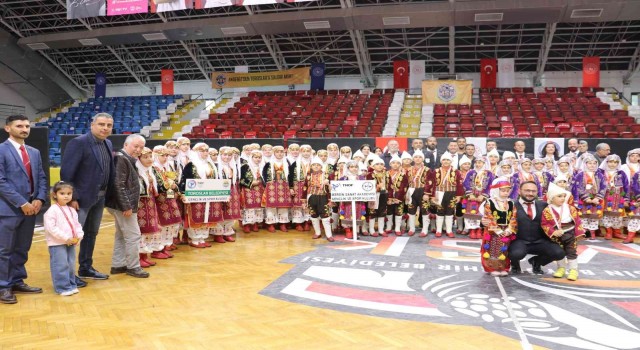 Toroslar Belediyesi Halk Oyunları ekibi, yine şampiyon