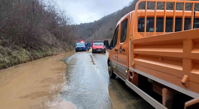 Trabzon-Bayburt karayolunda heyelan