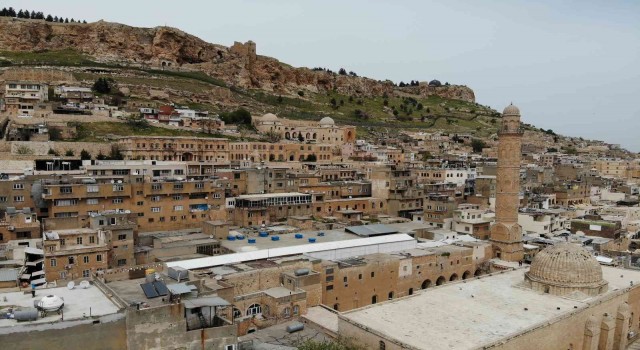 Turistler kış mevsimine aldırış etmeden Mardine akın ediyor