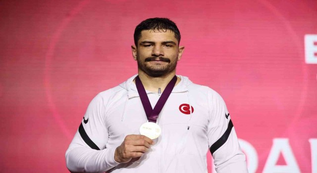 Türkiye, güreş serbest stilde takım halinde Avrupa ikincisi oldu