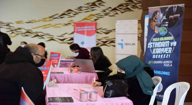 Tuzla Kariyer ve İstihdam Buluşmalarında iş arayan 200 engelli birey işe yönlendirildi