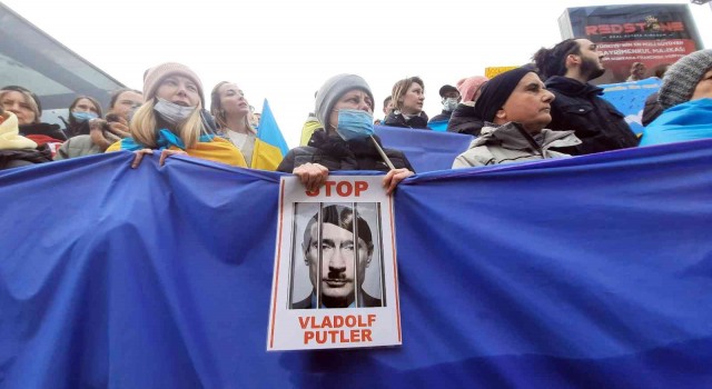 Ukraynadaki savaşın 8inci gününde İstanbulda protestolar sürüyor