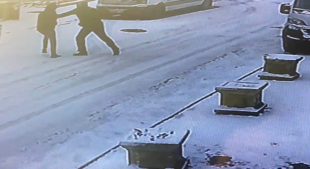 Ümraniyede işe giden genç kalbinden bıçaklanarak öldürüldü