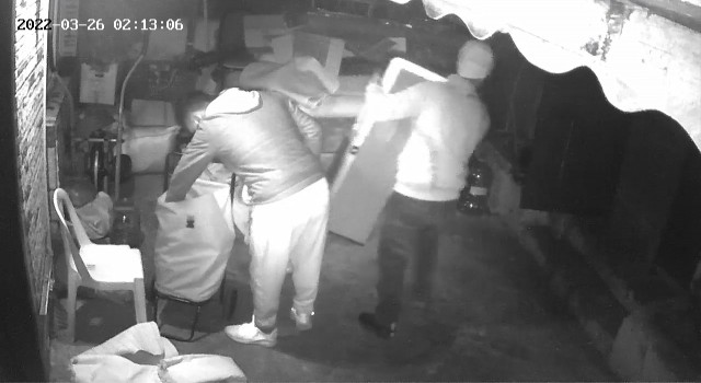 Ümraniyede mahalleyi mesken tutan hırsızlar önüne geleni çaldı