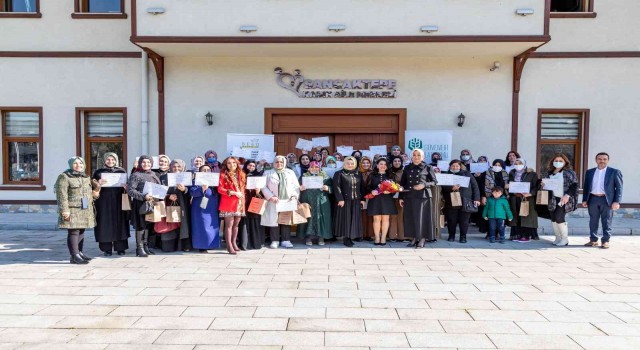 Uzmanlar, arı ürünlerinin anne ve çocuk beslenmesindeki yerini konuştu