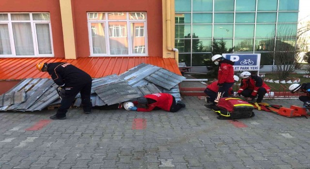 Uzunköprüde afet tatbikatı gerçekleştirildi