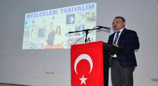 Vali Öner, tecrübelerini öğrencilerle paylaştı