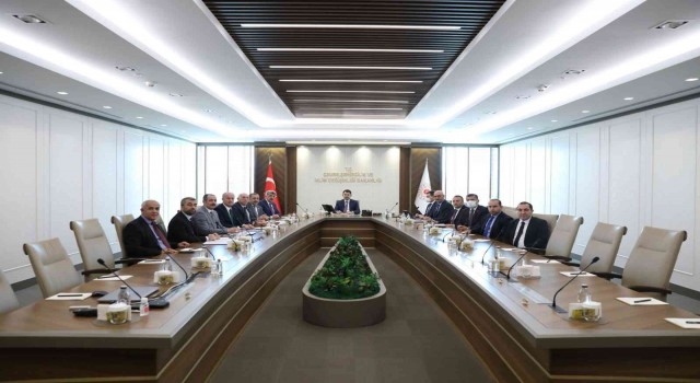Van heyetinden Bakan Kuruma ziyaret