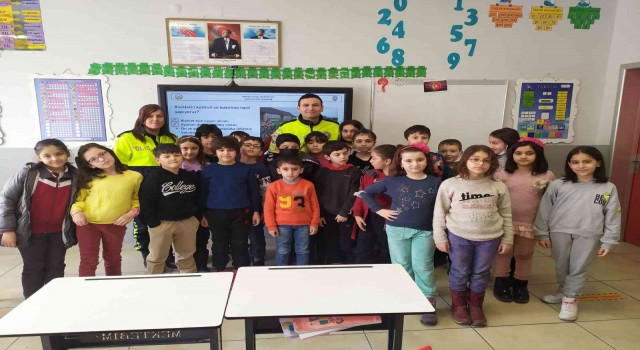 Van polisinden öğrencilere trafik eğitimi