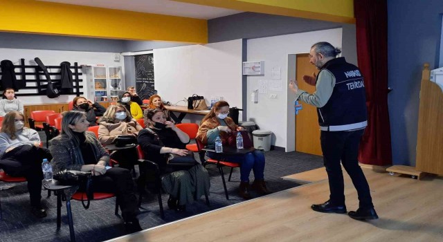 Velilere etkili iletişim ve bağımlılık eğitimi