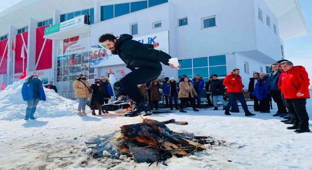 Yakutiye Gençlik Merkezinde nevruz ateşi