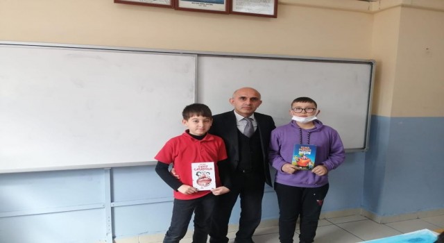 Yenicede kitap kampanyası devam ediyor